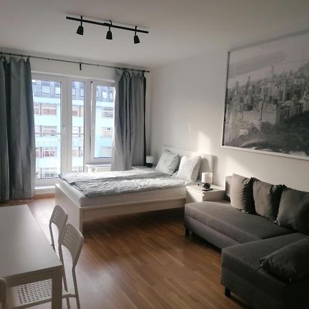 Brand New Studio Apartment #71 With Free Secure Parking In The Center Prag Dış mekan fotoğraf