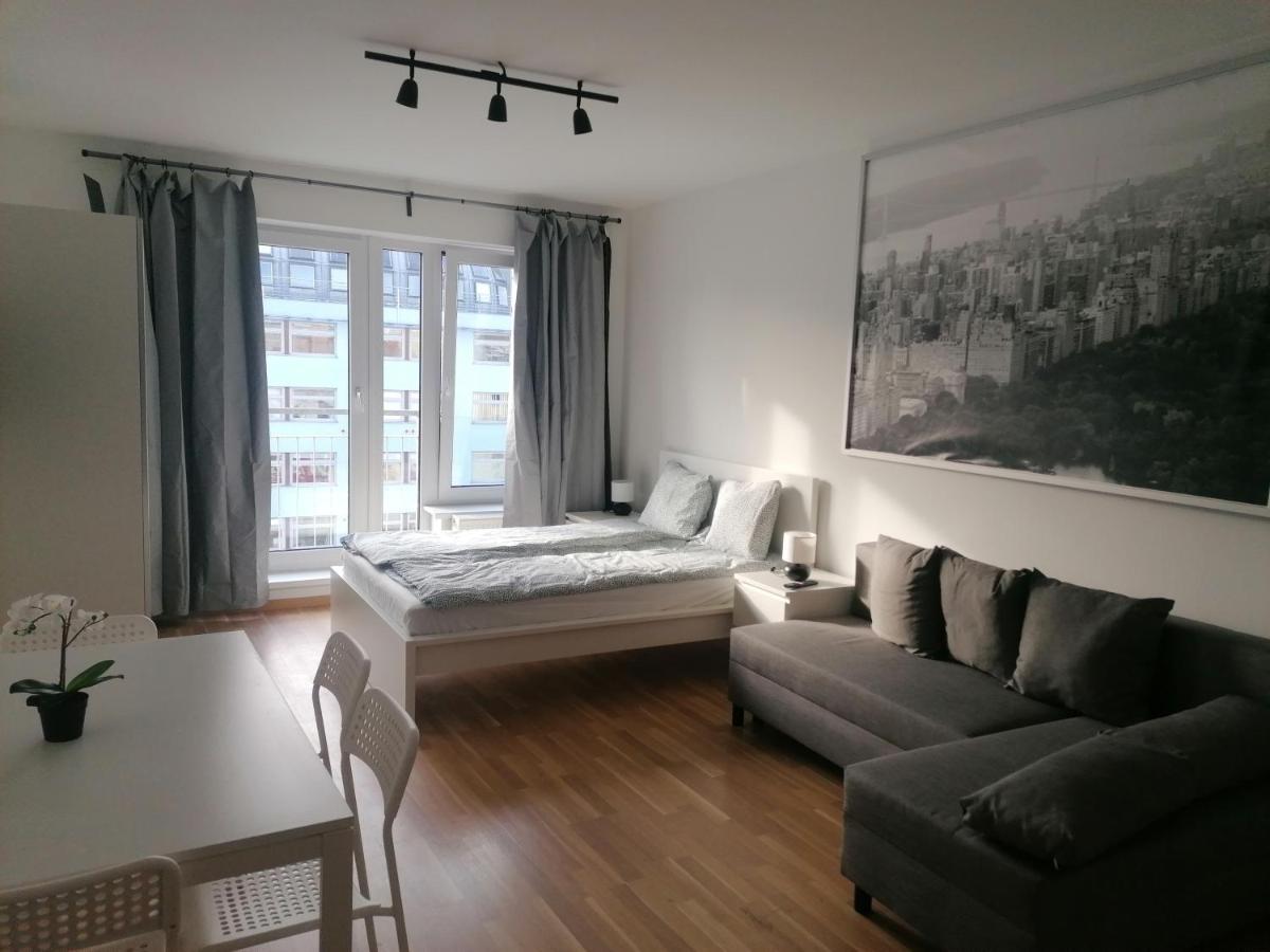 Brand New Studio Apartment #71 With Free Secure Parking In The Center Prag Dış mekan fotoğraf